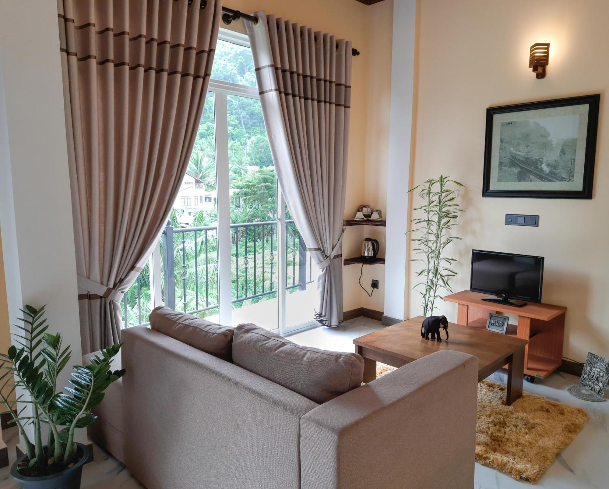 Tranquil Quarter Hotel แคนดี้ ภายนอก รูปภาพ