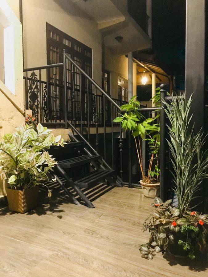 Tranquil Quarter Hotel แคนดี้ ภายนอก รูปภาพ
